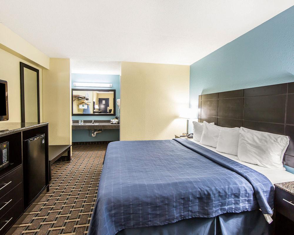 Oyo Hotel Knoxville Tn Cedar Bluff I-40 ภายนอก รูปภาพ