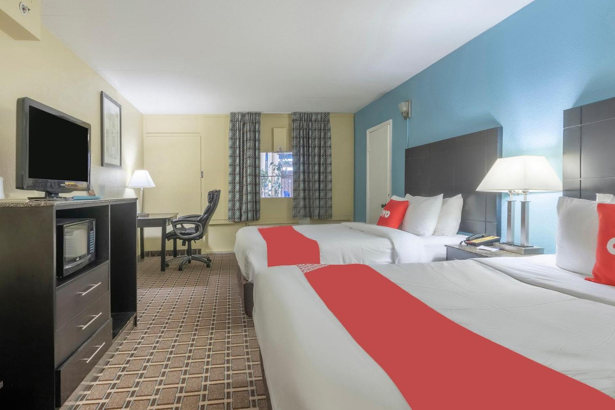 Oyo Hotel Knoxville Tn Cedar Bluff I-40 ภายนอก รูปภาพ