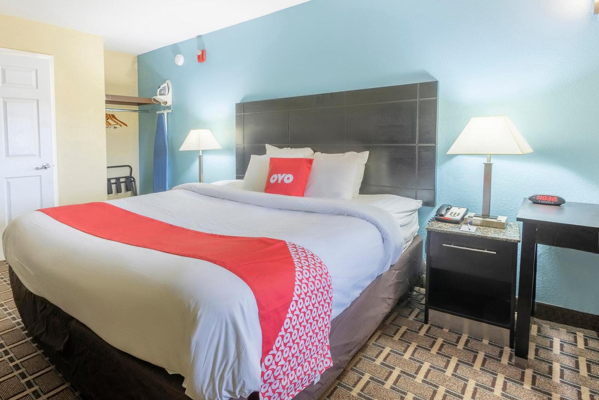 Oyo Hotel Knoxville Tn Cedar Bluff I-40 ภายนอก รูปภาพ