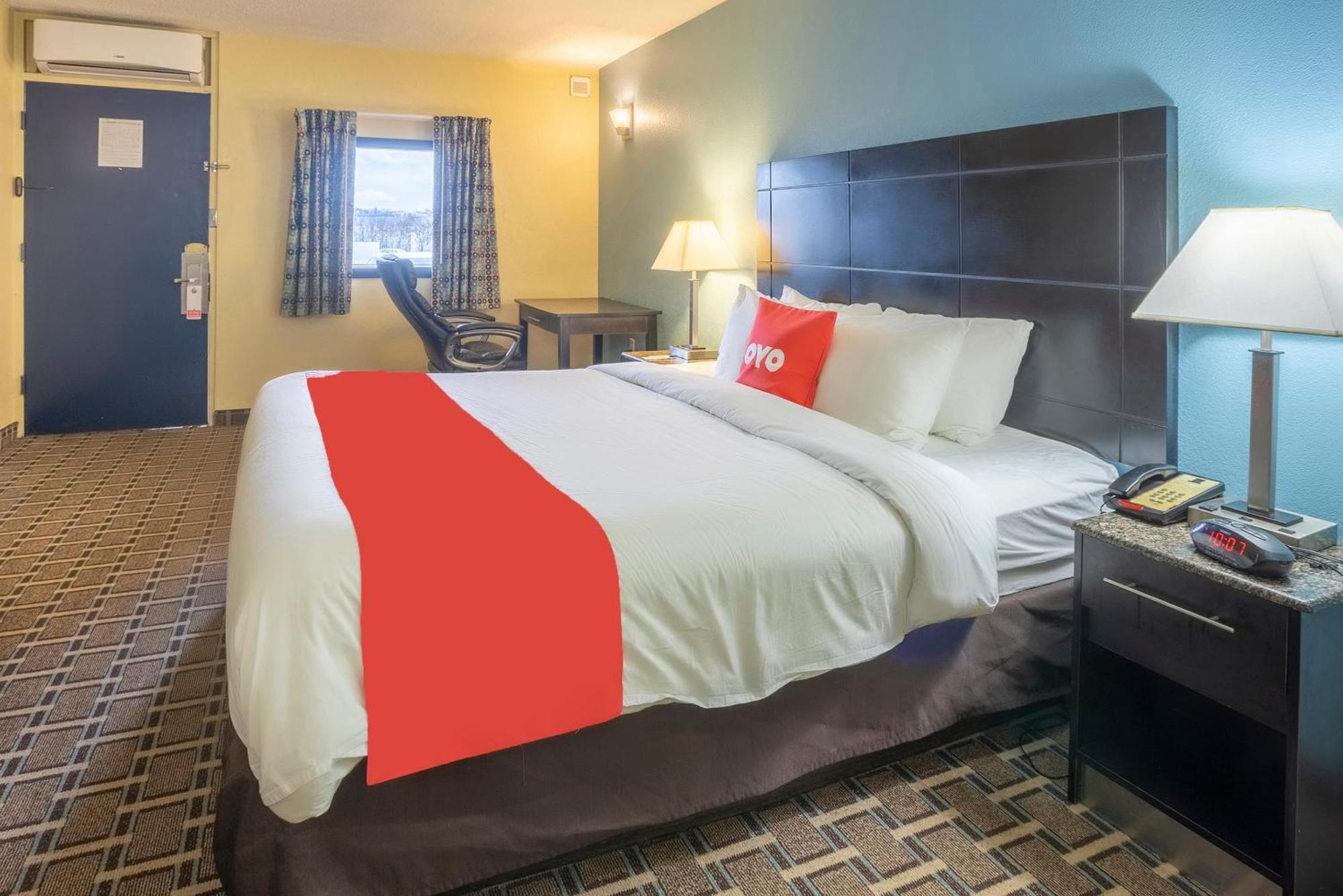 Oyo Hotel Knoxville Tn Cedar Bluff I-40 ภายนอก รูปภาพ