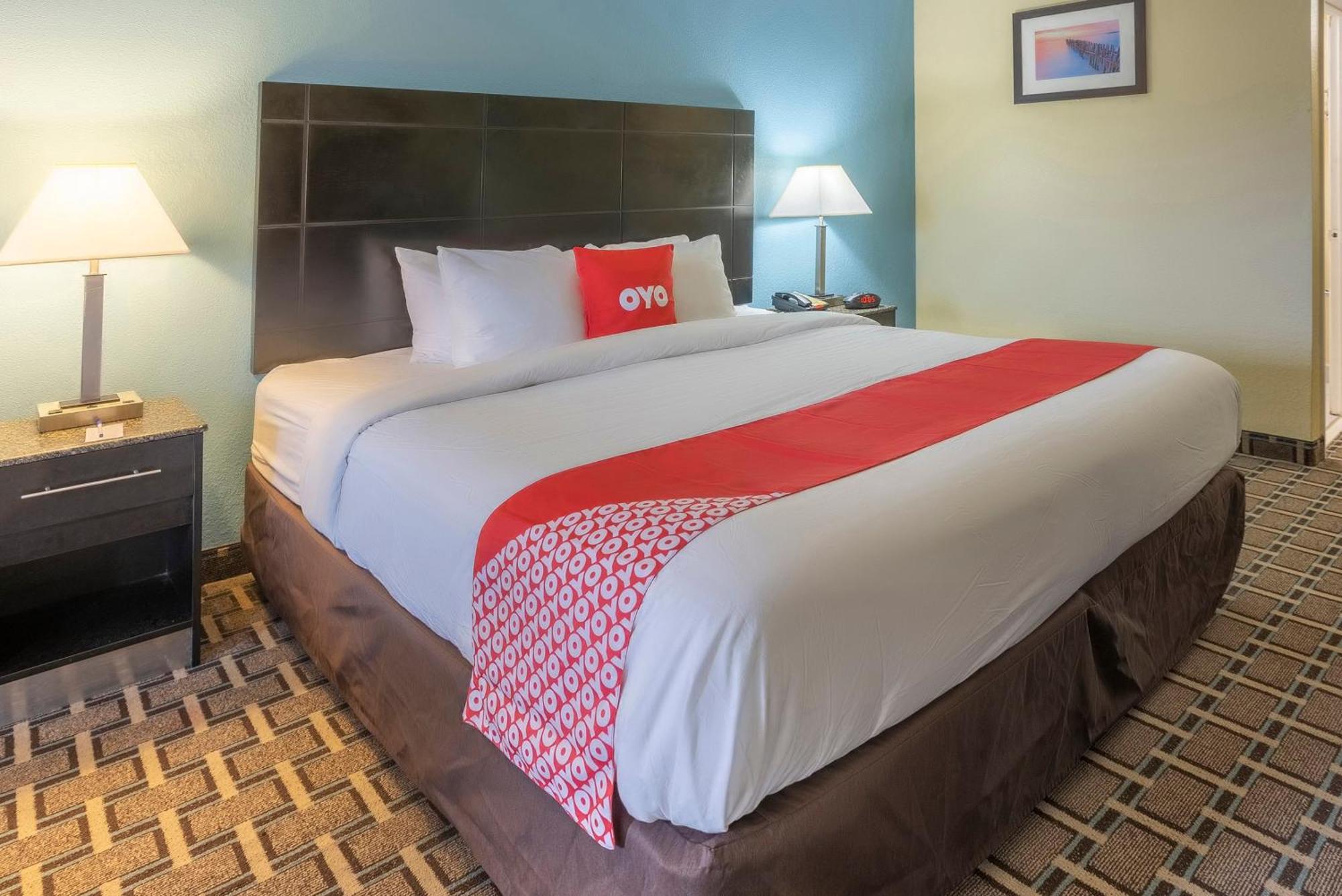 Oyo Hotel Knoxville Tn Cedar Bluff I-40 ภายนอก รูปภาพ