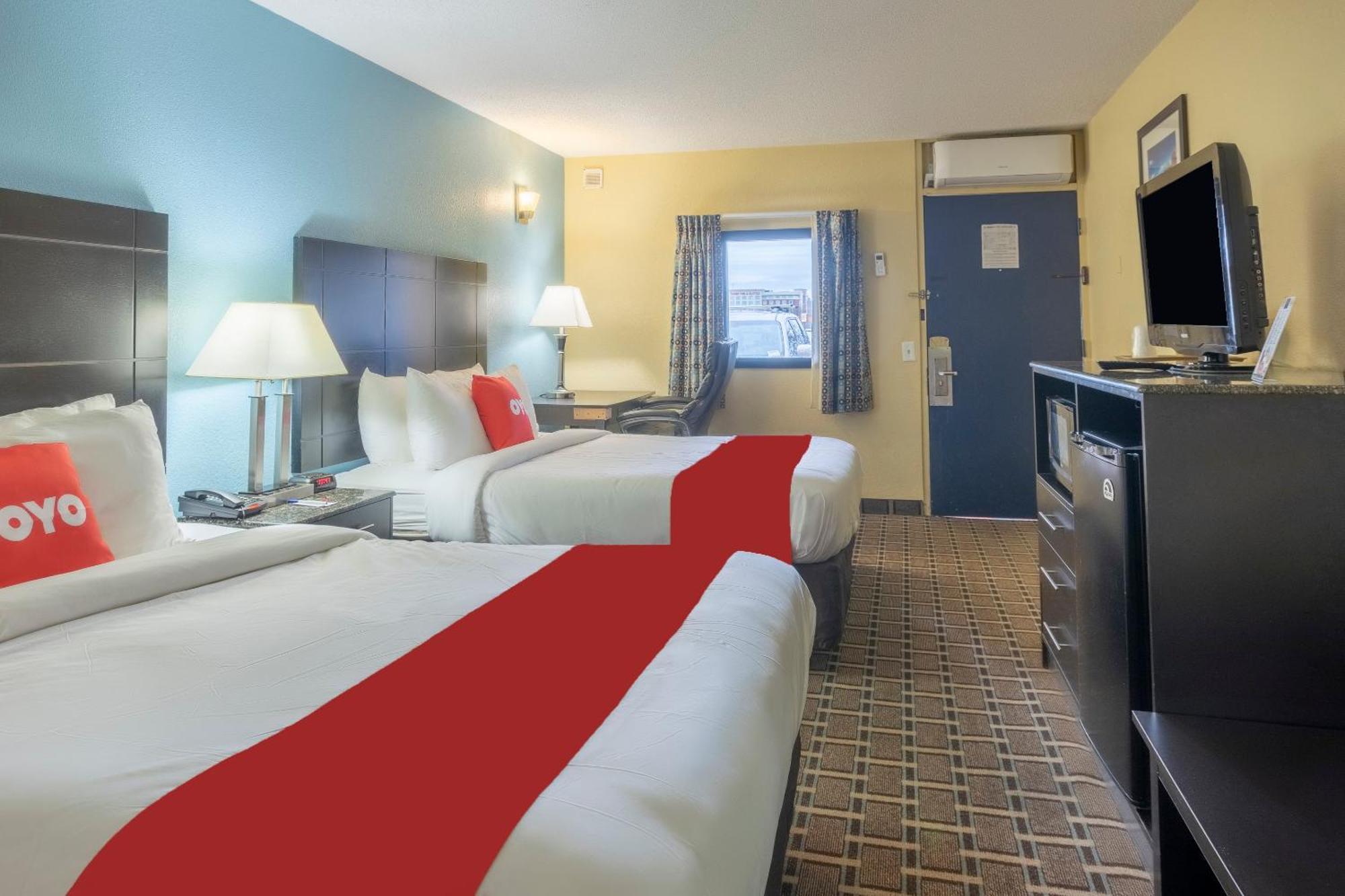 Oyo Hotel Knoxville Tn Cedar Bluff I-40 ภายนอก รูปภาพ